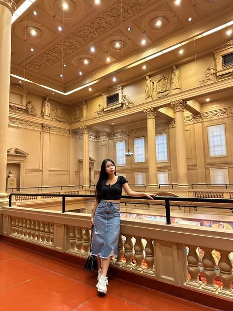 at National Museum of Fine Arts in the Philippines Museum Ootd Outfit, National Museum Philippines, Museum Philippines, National Museum Of The Philippines, Museum Pose, Museum Outfit Ideas, Philippines Outfit, Museum Ideas, Museum Outfit