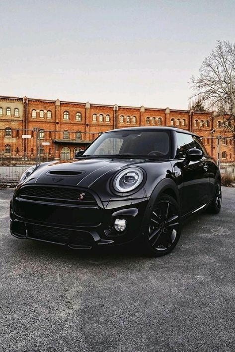 Minicooper Mini Coopers, Mini Cooper Pictures, Mini Cooper Wallpaper, Black Mini Cooper, Mini Cooper Sport, Mini Cooper Custom, New Mini Cooper, Auto Mini, Mini Auto