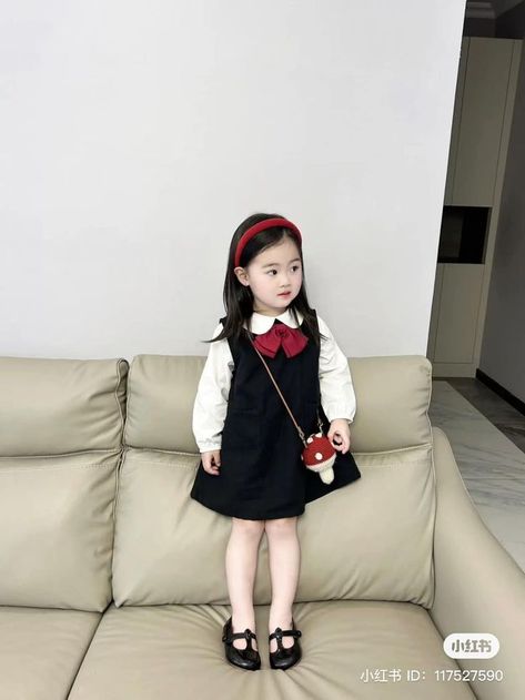 #kidswinterfashion #winterfashionforkids #kidswinterstyle #winteroutfitsforkids #kidscoldweatherfashion #winterfashiontrends #kidswinteraccessories #cozykidswinterfashion #winterfashioninspo #kidswinterootd #winterfashionideas #kidswinterwardrobe #trendykidsfashion #winterfashionforkids2021 #kidswinterfashionista Korean Baby Girl Outfit, Cute Girl Outfits Kids, Korean Baby Outfits, Cute Kid Outfit, Kids Style Outfits, Kids Clothes Ideas, Outfits For Girls Kids, Cute Children Outfits