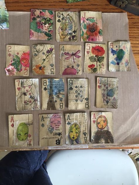 Homemade Playing Cards, Altered Playing Cards Ideas, Playcards Art, Playing Card Art, Playing Card Crafts, Altered Cards, Art Lessons Middle School, Playing Cards Art, Art Trading Cards