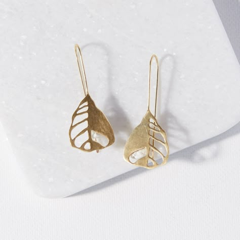 Brass Earring, Raw Brass Jewelry, Brass Jewellery, Brass Jewelry Handmade, Handmade Leaf-shaped Earrings, Handmade Metal Leaf-shaped Earrings, Brass Earrings Handmade, Nature-inspired Gold Leaf Earrings, Nature-inspired Leaf-shaped Brass Jewelry