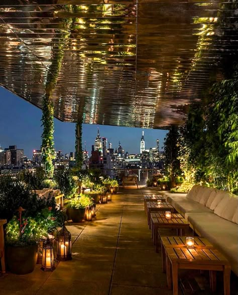 The Roof — opulist Public Hotel New York, Public Hotel Nyc, Hamptons Trip, Rooftop Bar Design, Ian Schrager, Terrace Bar, Rooftop Bars Nyc, Hotel Rooftop, Eco Park