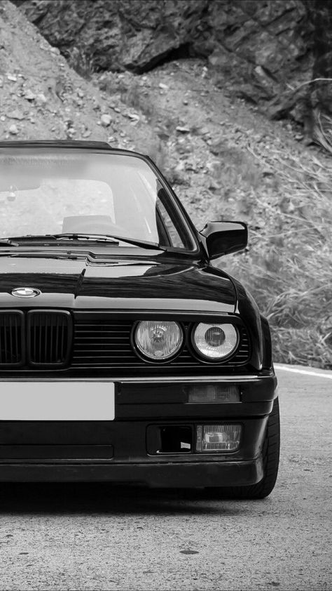 Old Bmw, Bmw Old, Bmw M3 E30, Carros Bmw, Bmw Interior, Bmw Black, Serie Bmw, Bmw Sport, Bmw E30 M3