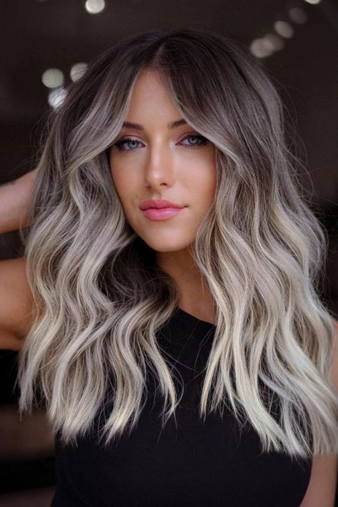 Bleach Blonde Ombre Blonde Hair Medium Length, Root Smudge Blonde, Blonde Colors, Winter Blonde Hair, Rooted Blonde, Platinum Blonde Balayage, Blonde Hair With Roots, Winter Blonde, Bleach Blonde Hair