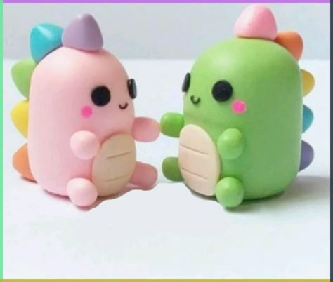 Easy and Creative Clay Date Ideas for Couples to Enjoy Clay Ideas Figures, Small Clay Sculptures Easy, Cute Thing To Make With Clay, Cute Little Clay Ideas, Molding Clay Ideas Easy, Plastisin Craft, Cute Simple Clay Ideas, Clay Toys Ideas, Sculpy Clay Ideas Easy