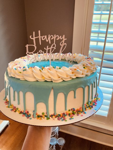 Double Cake, Bakery House, Round Birthday Cakes, Mousse Filling, Vanilla Mousse, Funfetti Cake, Big Cakes, Themed Birthday Cakes, Round Cake