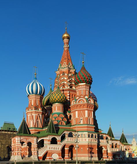 Famous Places Around The World, Landmarks Around The World, Moscow Travel, St Basils Cathedral, St Basil's, Famous Architecture, Famous Monuments, Human Geography, Catholic Churches