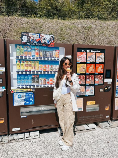 Everything We Wore in Japan this Spring - From Work to Wander Japan Outfit Spring, What To Pack For Japan, Japan Spring Fashion, Japan Outfit Summer, Japan Fashion Casual, Japan Fashion Women, Pack For Japan, Japan Style Outfits, Outfits For Japan