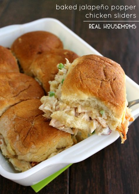 Baked Jalapeño Popper Chicken Sliders Popper Chicken, Weekly Menu Plan, Slider Sandwiches, Jalapeno Popper Chicken, Chicken Sliders, Burger Sliders, Slider Recipes, Menu Plan, Burgers Sandwiches