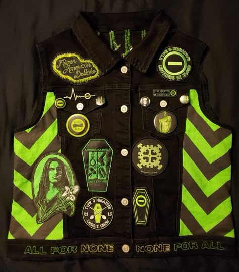 Punk Fashion Diy, Alternative Subcultures, Easy Diy Clothes, Closet Wishlist, Battle Jacket, Type O Negative, Diy Jacket, Out On The Town, Concept Clothing