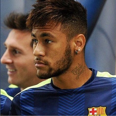 Neymar Haircut, Neymar 11, Neymar Barcelona, Neymar Brazil, Dani Alves, Neymar Jr Wallpapers, Messi And Neymar, Good Soccer Players, Soccer Life