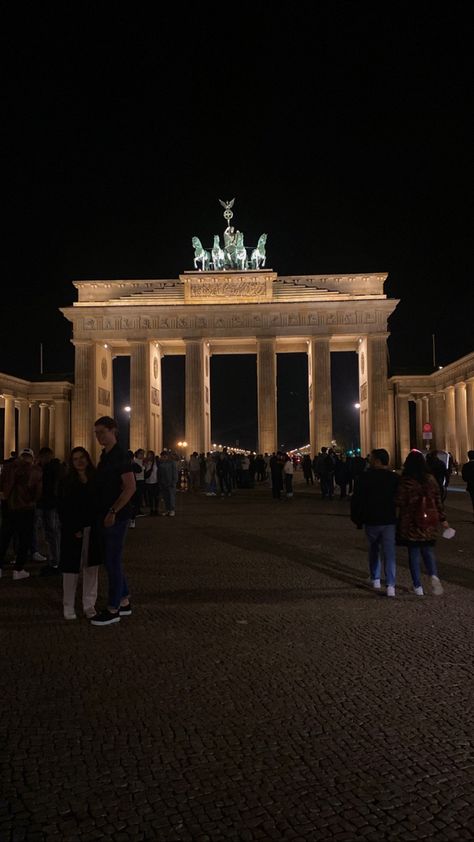 Berlin At Night, Berlin Night, Brandenburg Gate, Berlin City, 2023 Vision, Life Pictures, Night Lights, At Night, Gate