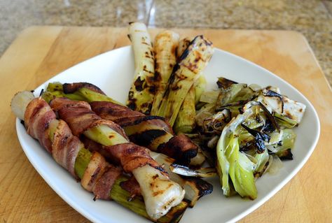 Skyrim - Grilled leeks These recipes use an actual grill Grilled Leeks, Skyrim Food, Viking Food, Nordic Recipe, Passionfruit Recipes, Medieval Recipes, Geek Food, Veggie Side Dishes, Healthy Vegetables