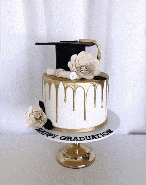 Delicious and Creative College Graduation Cake Ideas to Sweeten Your Celebration - Cassidy Lucille College Graduate Cake Ideas, Graduation And Birthday Cake Combined, Round Graduation Cakes, Graduation Cake Ideas College, Aesthetic Graduation Cake, Cute Graduation Cakes, Graduation Party Cake Ideas, Elegant Graduation Cakes, College Graduation Cake Ideas