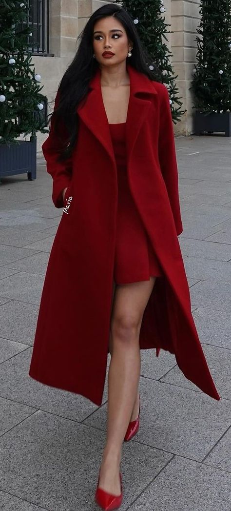 Red Coat Outfit Winter Classy, Red Coat Outfit Winter, Red Trench Coat Outfit, Red Outfit Casual, Elegant Date Night Outfit, Red Coat Outfit, Feminine Things, Women In Red, Long Coat Outfit