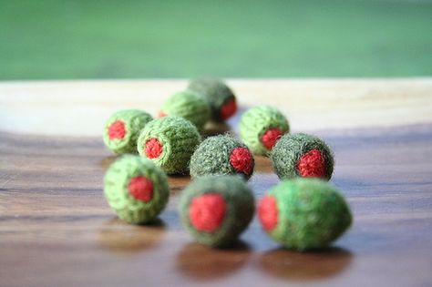 more olives Crochet Market, Knitting And Crocheting, Butterfly Kids, Crochet Food, Knitted Wit, Needle Arts, Food Recipe, Knitting Patterns Free, Free Knitting