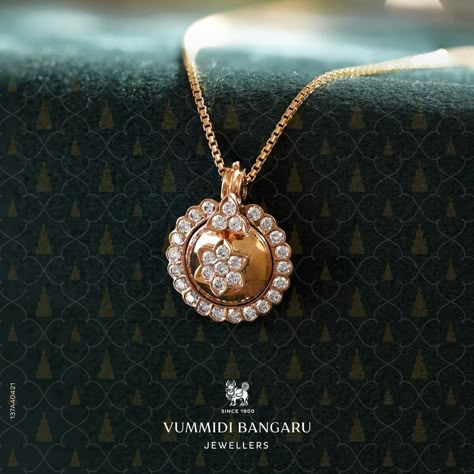 Vummidi Bangaru Jewellers, Bridal Diamond Necklace, Stone Bead Jewelry, Antique Necklaces Design, Black Beads Mangalsutra Design, Floral Embellishment, Gold Earrings Wedding, Gold Jewelry Simple Necklace, Gold Mangalsutra Designs