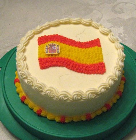 idea for spanish project in school Spain Cake, Cricket Theme Cake, Flag Of Spain, Inside Cake, Spanish Flags, Spain Flag, Flag Cake, 18th Birthday Party, Cake Icing