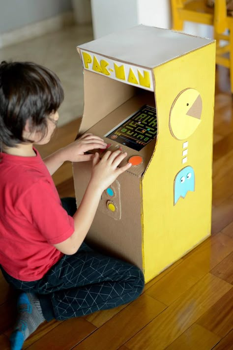 The latest and greatest ways to repurpose cardboard into creative toys! Cardboard Arcade Machine, Cardboard Arcade, Cardboard Games, Diy Lego, Diy Bird Bath, Painted Pots Diy, Handmade Charlotte, Diy Crafts For Adults, Easter Basket Diy