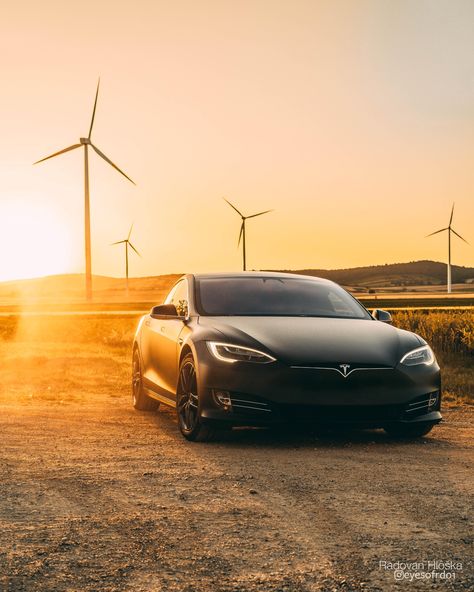 Tesla Model S Plaid Wallpaper, Tesla Model S Black, Tesla Suv, Tesla Car Models, Eco Friendly Cars, Tesla Roadster, Pimped Out Cars, Tesla Motors, Tire Pressure Monitoring System