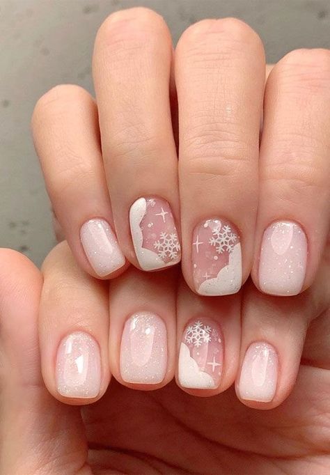 Nails For Christmas White, Gel Nail Paint For Short Nails, Christmas Nail Art Designs Xmas Simple, Christmas Nail Ideas For Short Nails, Short Stubby Nail Designs, Short Nails Art Winter, Cute Christmas Nails Short Simple, Nude Christmas Nails Short, Christmas Basic Nails