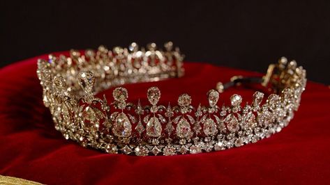 Fife Tiara, Imperial State Crown, Handmade Tiaras, Princess Louise, Tiaras Jewellery, Royal Crowns, Royal Tiaras, Beautiful Tiaras, Diamond Tiara