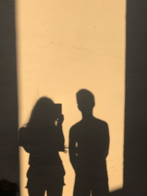 Brother Sister Shadow Pics, Aesthetic Clicks, Iphone Wallpaper Clock, Black Site, Night Bike Ride, Best Dad Quotes, Girl Shadow, Book Cover Diy, Ara Ara