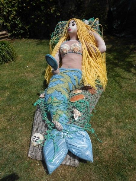 Scarecrow | The Lone Girl in a Crowd Mermaid Scarecrow, Garden Scarecrow Ideas, Scarecrow Display, Scarecrow Competition, Garden Scarecrow, Garden People, Scarecrow Ideas, Scarecrow Festival, Scarecrows For Garden