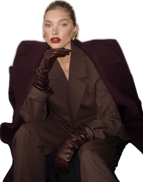 Gloves Outfit, Burgundy Outfit, Dark Academia Fashion, Gisele Bundchen, Candice Swanepoel, Estilo Chic, Irina Shayk, Barbara Palvin, Miranda Kerr