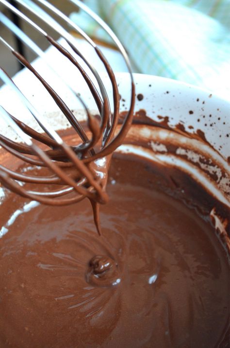 Vegan chocolate ganache - try less almond milk and more chips. It was too watery as written. Try 1/3 cup almond milk and 175g chips Vegan Chocolate Ganache, Chocolate Almond Milk, Chocolate Ganache Recipe, Milk Chocolate Ganache, Quick Vegetarian Meals, Ganache Recipe, Strawberry Dip, Sweet Cake, Steamed Broccoli