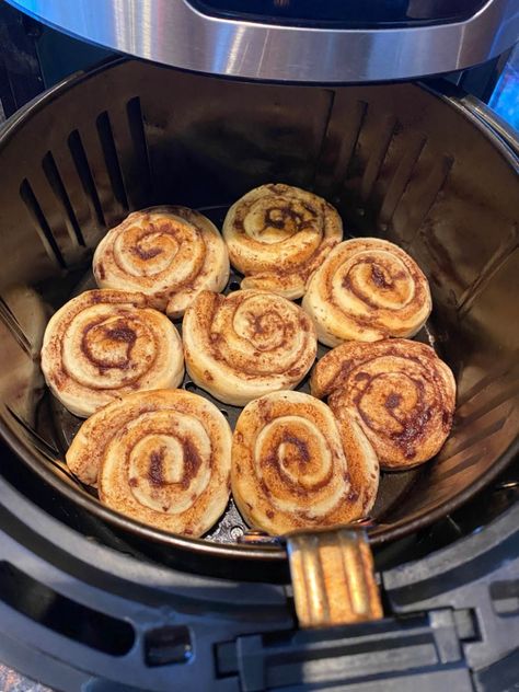 Glamping Meals, Canned Cinnamon Roll Ideas, Air Fryer Pillsbury, Cinnamon Roll Ideas, Air Fryer Cinnamon Rolls, Homemade Iced Coffee, Pillsbury Cinnamon Rolls, Fluffy Cinnamon Rolls, Hawaiian Roll