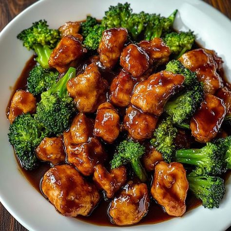 Burboun Chicken, Burbon Chicken, Chicken With Broccoli, Bourbon Chicken, Broccoli Recipe, Chicken And Broccoli, Boneless Chicken Thighs, Broccoli Recipes, Broccoli Florets