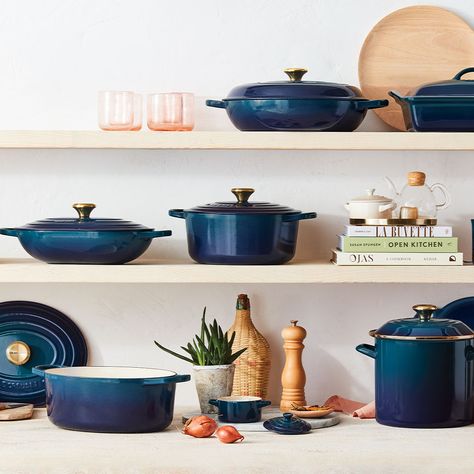 Le Creuset Kitchen, Le Creuset Colors, Le Creuset Dutch Oven, Le Creuset Cast Iron, Iron Recipes, Le Creuset Cookware, Enameled Cast Iron Cookware, Le Creuset Stoneware, Enameled Cast Iron