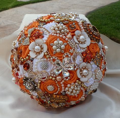 Orange Theme Quinceanera, Burnt Orange Wedding Flowers Bridal Bouquets, Burnt Orange Corsage, Orange Quince, Orange Quinceanera, Burnt Orange Bouquet, Burnt Orange Bridal Bouquet, Gatsby Bride, Quinceanera Flowers