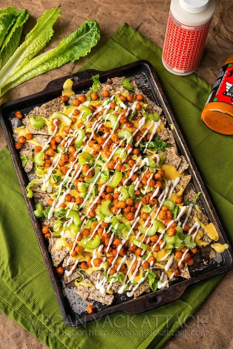 Take a break from your standard nacho plate with these Buffalo Chickpea Nachos! Spicy, creamy, awesome. Gluten-free, dairy-free Chickpea Nachos, Nachos Vegan, Buffalo Chickpea, Vegan Nachos, Vegan Appetizers, Vegan Condiments, Vegan Cooking, Vegan Foods, Vegan Meals