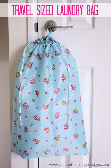 Laundry Bags Diy, Drawstring Bag Tutorials, Drawstring Bag Pattern, A Spoonful Of Sugar, Travel Laundry Bag, Suitcase Organization, Craft Board, Pouch Tutorial, Neck Pillow Travel