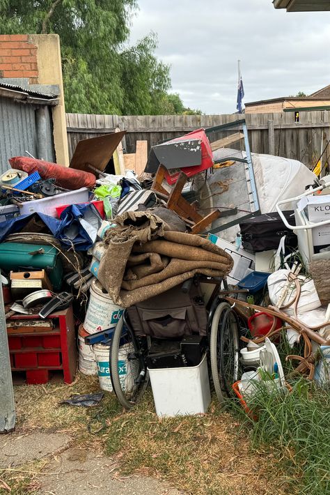 🌿✨ Achieve clutter-free the EASY way! 🚛💨 Melburnians, are you craving a breathable, spacious, and clean space? We've got the ultimate guide to make your rubbish removal hassle-free and eco-friendly. ♻️💚 🛠 From sorting your junk to choosing the right rubbish removal company, discover how to make your rubbish collection process smooth & painless. Simply SMS photos of your junk and suburb to 📲 0438 23 23 23 for a fast, free quote. https://easyskiphire.com.au/blog/get-ready-for-hassle-free-... Junk Removal Service, Yard Maintenance, Rubbish Removal, Clean Space, Removal Company, Junk Removal, Shop Fittings, Clean Office, 2025 Vision