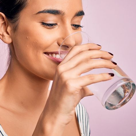 How Much Water Should You Drink For Better Digestion, According To Health Experts - SHEfinds Hydrating Foods, Better Digestion, Relieve Constipation, Fruit Mixes, Calorie Deficit, Mayo Clinic, How To Eat Less, Glowing Skin, Spice Things Up