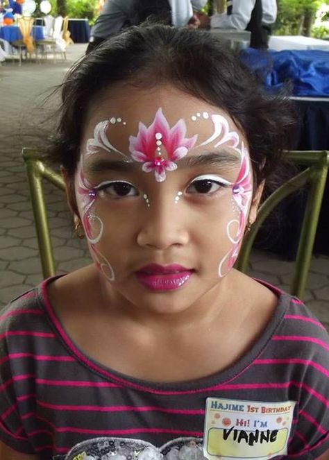 Face Pant, Fairy Face Paint, Girl Face Painting, Face Painting Stencils, Extreme Makeup, Princess Design, Princess Face, Face P, Flower Princess