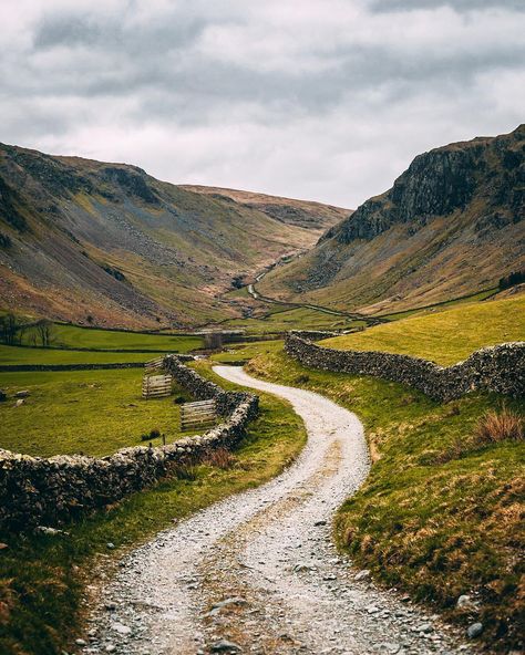 🇬🇧 Road heading up to Gatescarth Pass (Cumbria, Lake District, England) by Adam Robinson (@adamrobphoto) on Instagram cr. Lake District Aesthetic, Britain Aesthetic, Country Landscape Photography, Uk Nature, Good Couple, Lake District England, Irish Cottage, Country Landscape, Landscape Design Plans