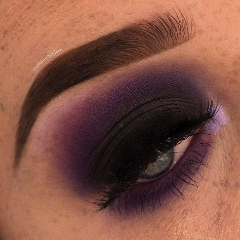 ABERDEEN / MUA on Instagram: “you guys voted for a Purple Smokey Eye and I’ve never worked with black shadow before!😈🔥 (TAG @morphebrushes) EYES🤩 @morphebrushes 35B…” Deep Purple Smokey Eye, Black And Purple Goth Makeup, Purple Black Smokey Eye, Dark Purple Smokey Eye, Black Purple Makeup, Purple Vampire Makeup, Black And Purple Eyeshadow, Black And Purple Makeup, Dark Purple Eyeshadow