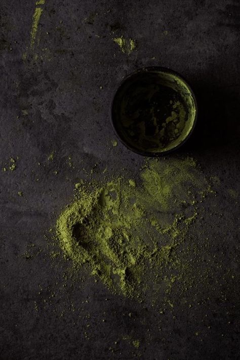 Matcha Tea Powder, Dark Food Photography, Dark Autumn, Japanese Tea Ceremony, Green Powder, Tea Powder, Food Photography Styling, Chinese Tea, Matcha Tea