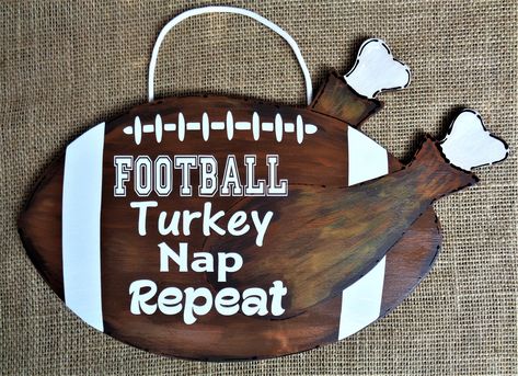 Country Wood Crafts, Tennis Ornament, Camping Wall Art, 2x4 Crafts, Football Door Hangers, Wooden Wreath, Turkey Football, Art Door, Football Signs