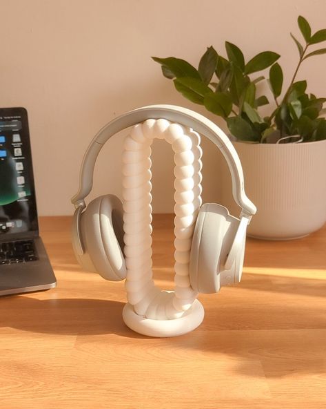 The Cloud Headphone Stand Bring Your Cozy Desk Setup to New - Etsy White Setup, Cozy Desk Setup, Headphones Stand, Gaming Space, Cozy Desk, 3d Inspiration, Headphone Stand, Chill Room, Headphone Stands