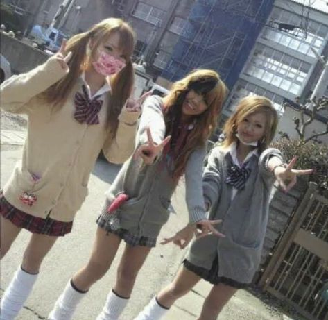 Kogal Fashion, Kogal Gyaru, Gyaru Y2k, Gyaru Aesthetic, After Earth, Gyaru Makeup, 일본 패션, Gyaru Fashion, School Uniforms