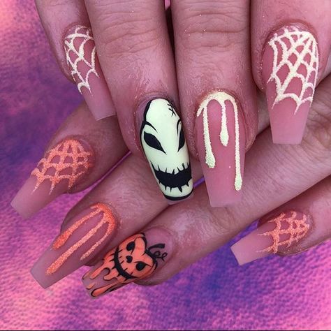 Glitterbels en Instagram: “@nailsbyashleighanne using Glitterbels:- Nude blush cover core powder, Gel Polishes in :- Apple sours mixed with white Dijon mixed with…” Nail Art Designs Halloween, Halloween Nails Designs, Halloween Nail Art Designs, Horror Nails, Acrylic Nails Nude, Witch Nails, Short Gel Nails, Cute Nails For Fall, Red Nail Designs