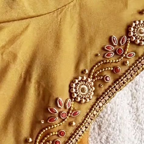 Simple Batch Work Blouse Designs, Latest Fashion Blouse Designs, Basic Blouse Designs, Aari Blouses, Aari Design, Hand Work Design, Latest Blouse Designs Pattern, Aari Designs, Aari Blouse