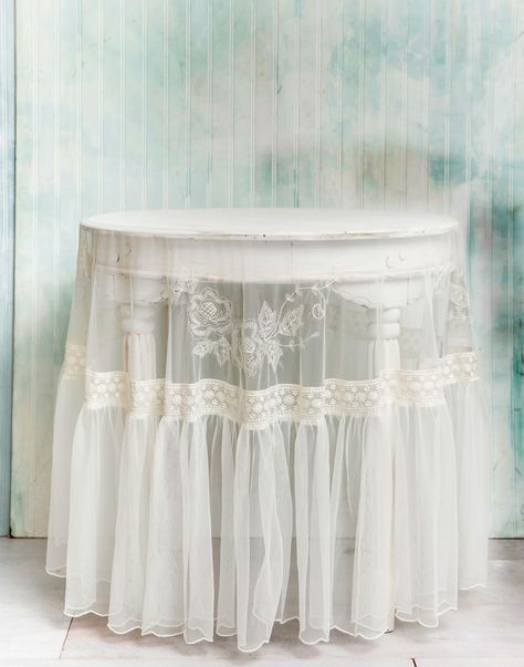 Lace Table Cloth Wedding, Fancy Tablecloth, Table Cloth Design, Lace Tablecloth Wedding, Wedding Table Lighting, Table Cloth Decorations, Bohemian Fall, April Cornell, Kitchen Table Decor