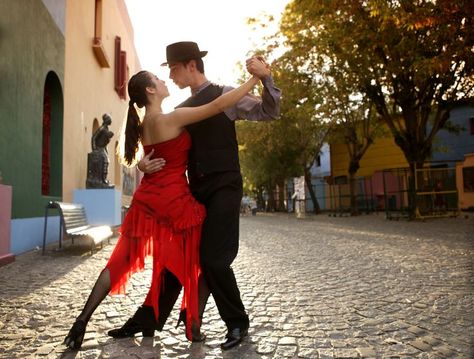 Estilos de tango Argentino: Tango Milonguero Argentina Clothing, Tango Dance, Argentine Tango, Romantic Honeymoon, Dance Steps, Anniversary Trips, Couple Dancing, Cultural Experience, Most Romantic