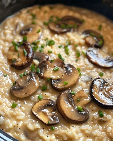 Pasta Recipes Mushroom, Mushroom Recipes Pasta, Garlic Recipe, Creamy Mushroom Pasta, Slow Cooker Pasta, Rice Side Dishes, Recipetin Eats, Crockpot Cooking, Mushroom Risotto